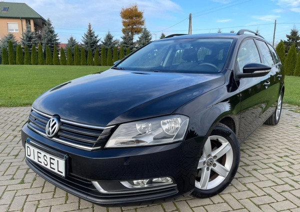 Volkswagen Passat cena 27900 przebieg: 245000, rok produkcji 2013 z Żelechów małe 667